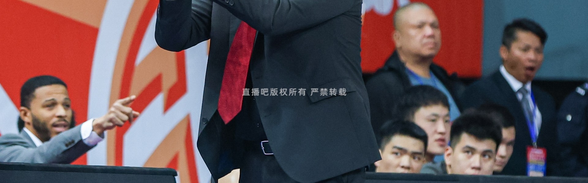 篮球比赛-凯撒：每次回济南都很开心 衷心祝愿山东男篮本赛季能取得好成绩