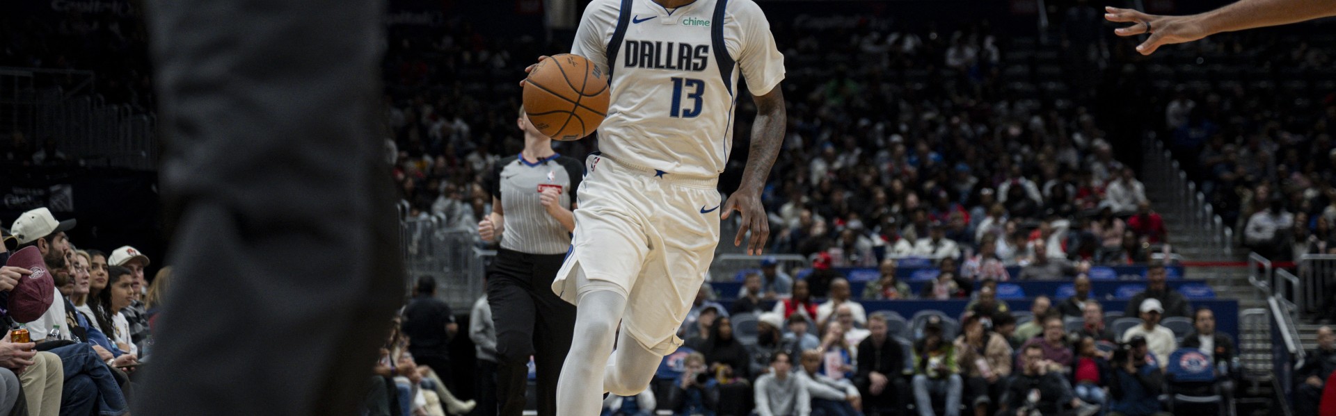 为时已晚！比赛失去悬念 马绍尔最后来个logo压哨打板三分