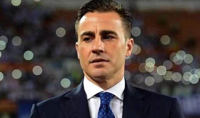 欲降低恒大平均年龄 卡帅：郑智继续踢会尽力帮他