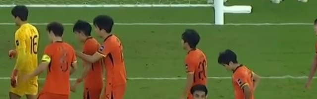 篮球数据库-细节做到了极致！日本队主罚点球前：疑似偷看李昊点球笔记